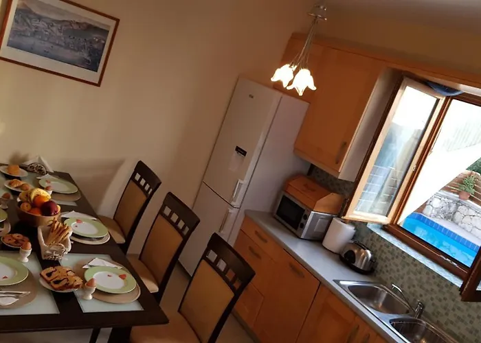 Sharon's Stone Villa *